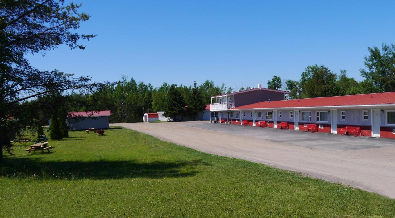 Auberge Restwell Motel Berry Mills Exterior photo